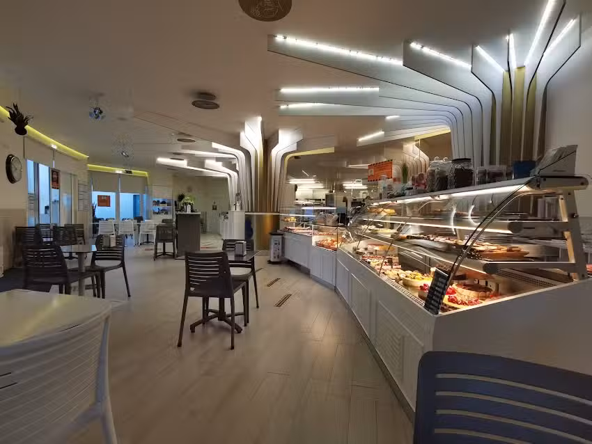 VIANA &ndash; Confeitaria, Padaria e Cervejaria