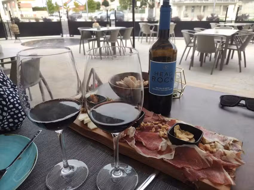 VILLA &ndash; Wine and Food Restaurant