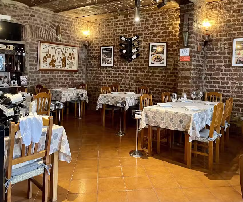 Vinho e Noz by Rui Silva