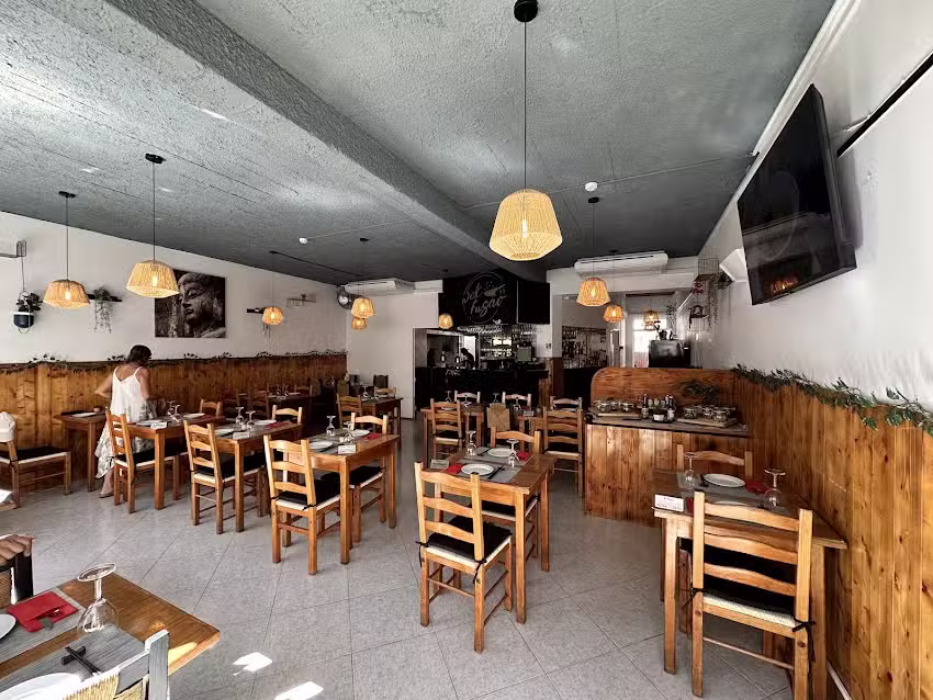 Wok Fusāo Pan-Asian Kitchen & Bar