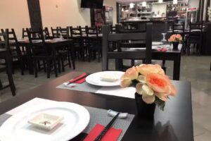 YAYOI（Mimi) restaurante japon&ecirc;s