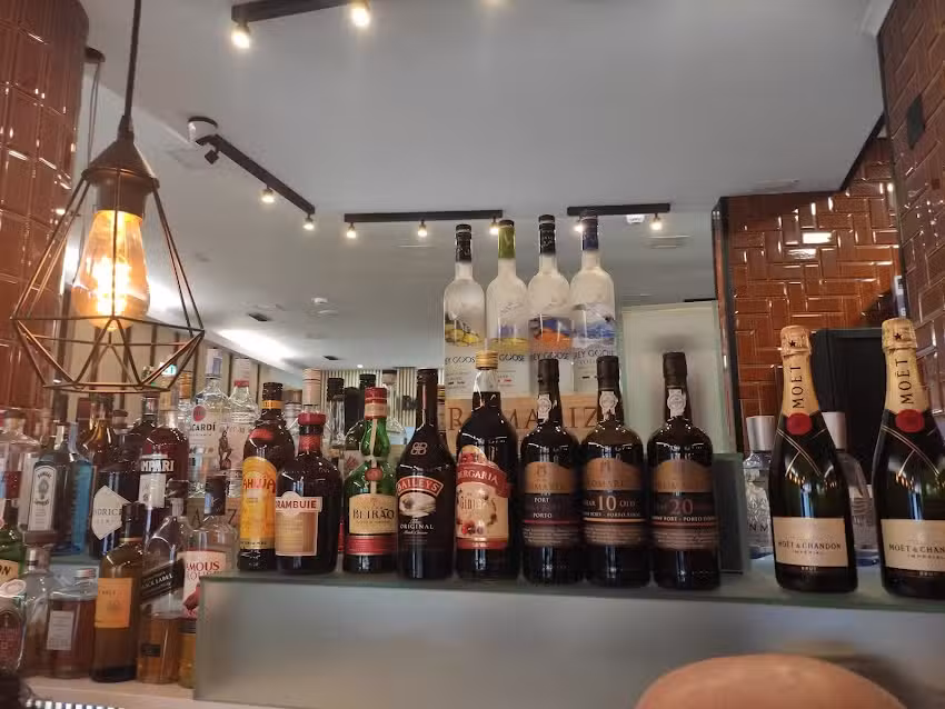 Y&oacute; Nashi Sushi Bar